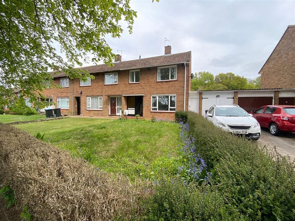 3 bed property to rent in End Road, Hemel Hempstead HP3, £