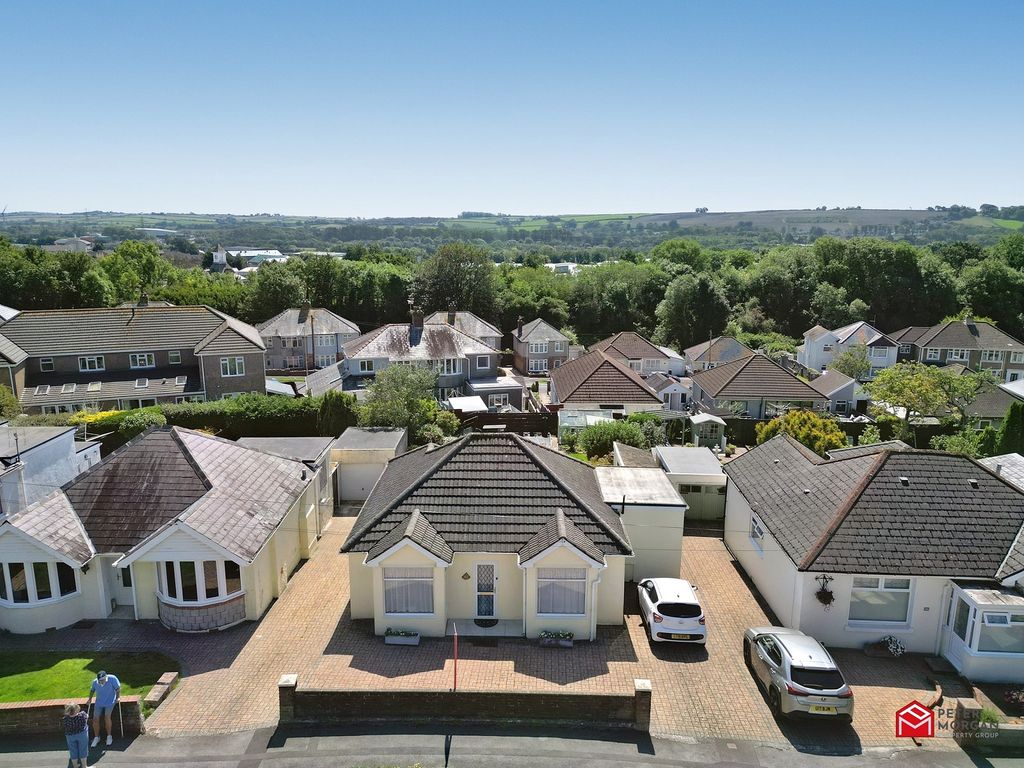 2 bed detached bungalow for sale in Wyndham Crescent, Bridgend