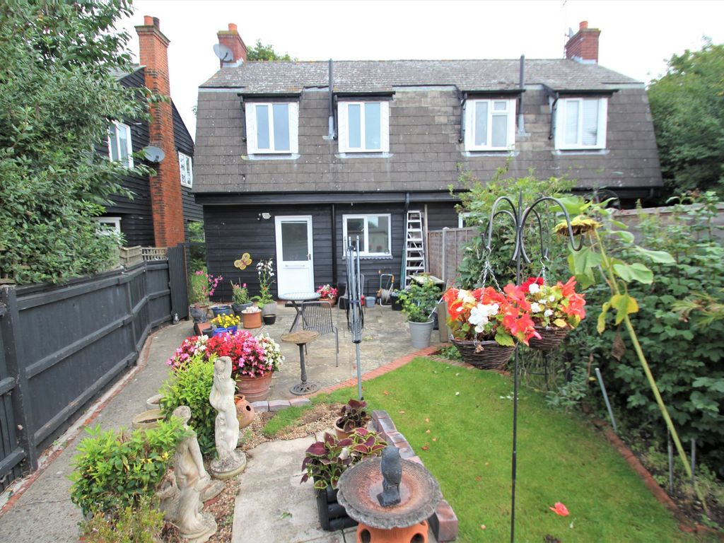 2 bed semidetached house for sale in Kelvedon Road, Wickham