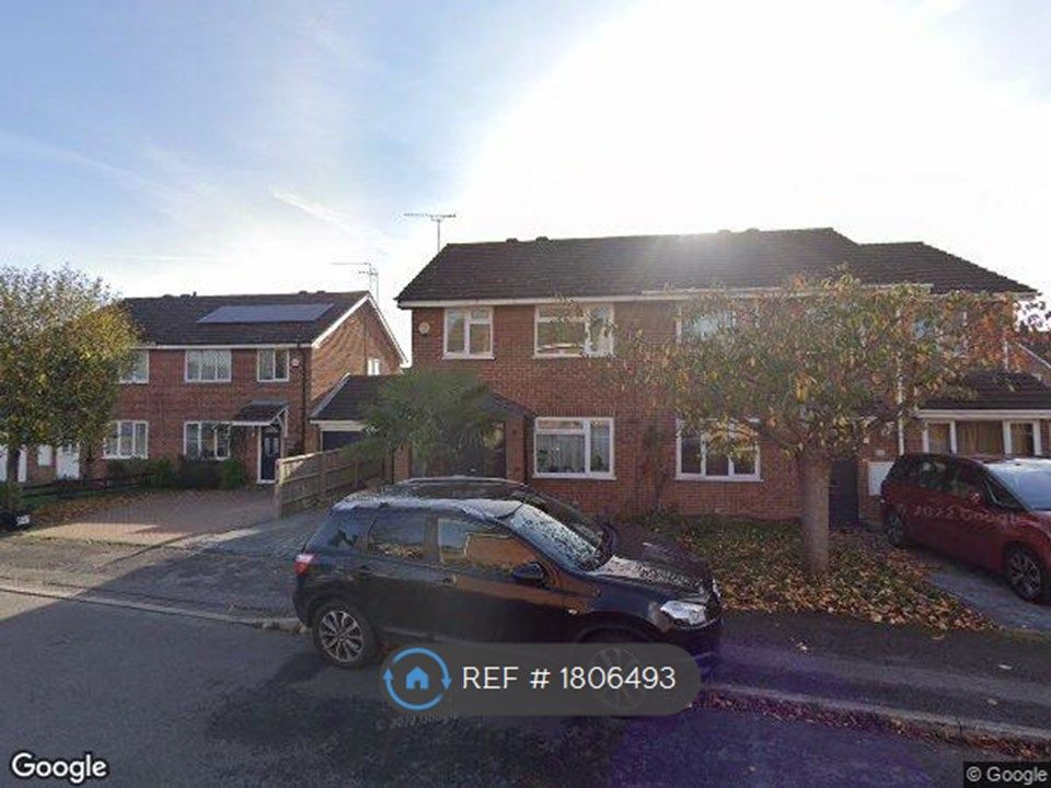 4 bed semidetached house to rent in Bissley Drive, Maidenhead SL6, £