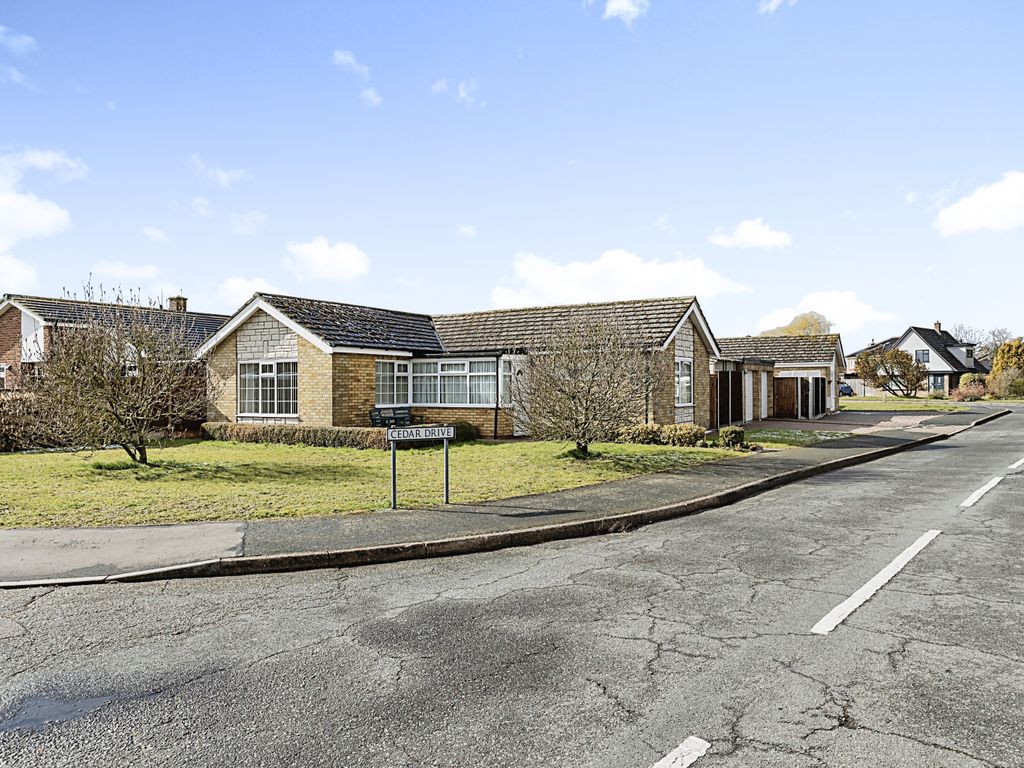 2 bed bungalow for sale in Cedar Drive, Attleborough NR17 Zoopla
