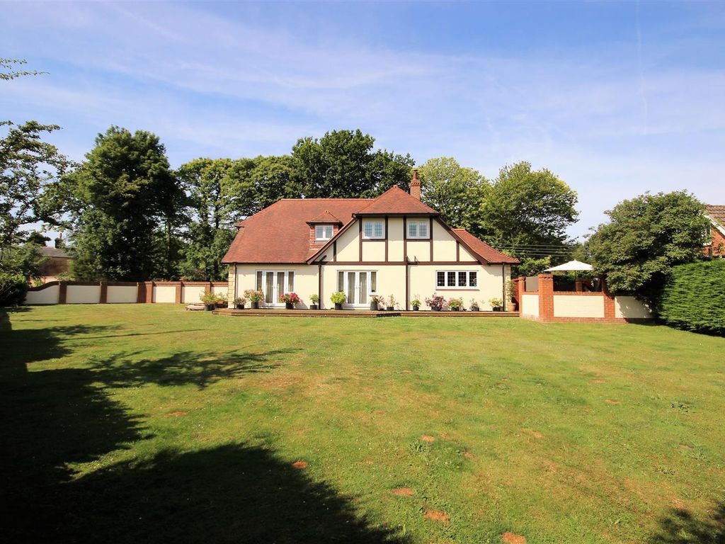 5 bed detached house for sale in Gravesend Road, Wrotham, Sevenoaks