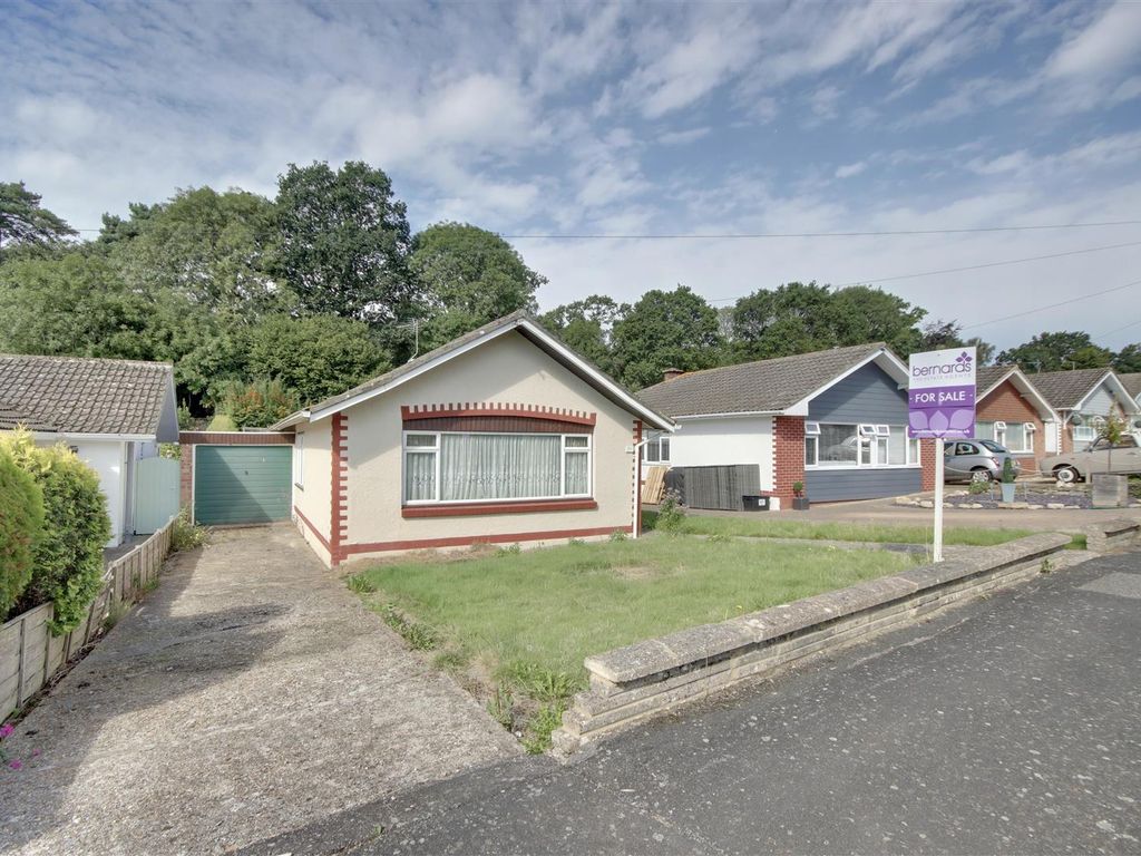 2 bed bungalow for sale in Beaufort Avenue, Fareham PO16, £325,000 Zoopla