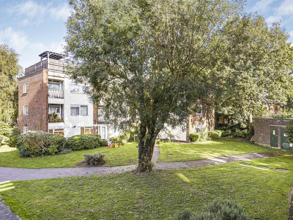 1 bed flat for sale in Dunraven Drive, Enfield EN2, £250,000 Zoopla