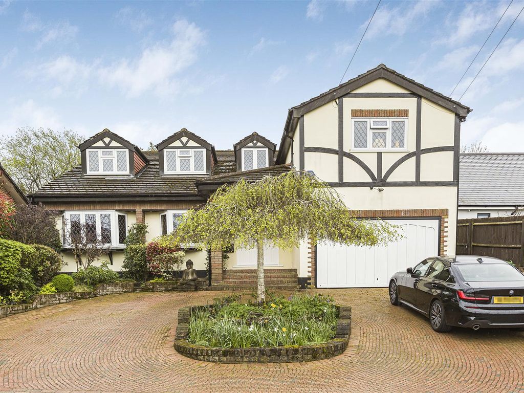 5 bed detached house for sale in The Warren, Radlett WD7, £1,925,000