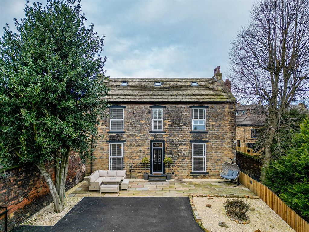 5 bed detached house for sale in Headland Lane, Earlsheaton, Dewsbury WF12 Zoopla