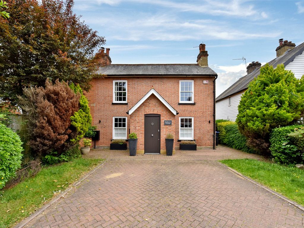 3 bed semidetached house to rent in Northfield Farm Mews, Cobham KT11