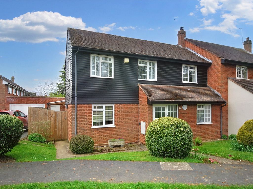 3 bed semidetached house for sale in Hyde Lane, Bovingdon, Hemel