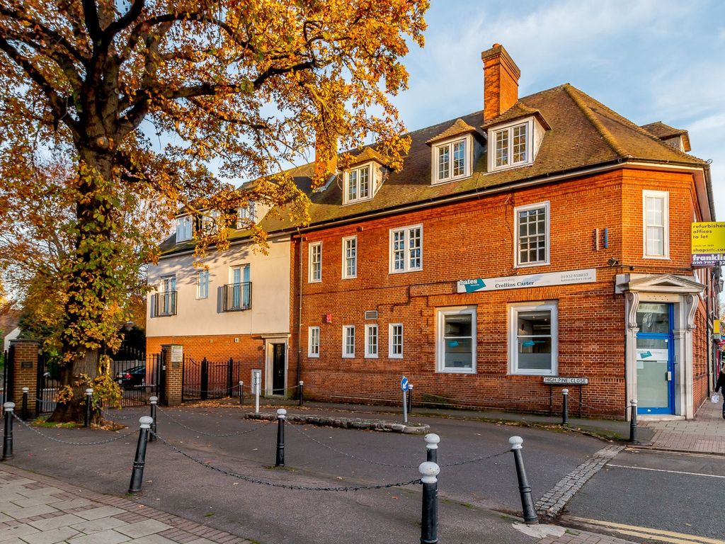 2 bed flat to rent in 111A Queens Road, Weybridge KT13, £1,350 pcm Zoopla