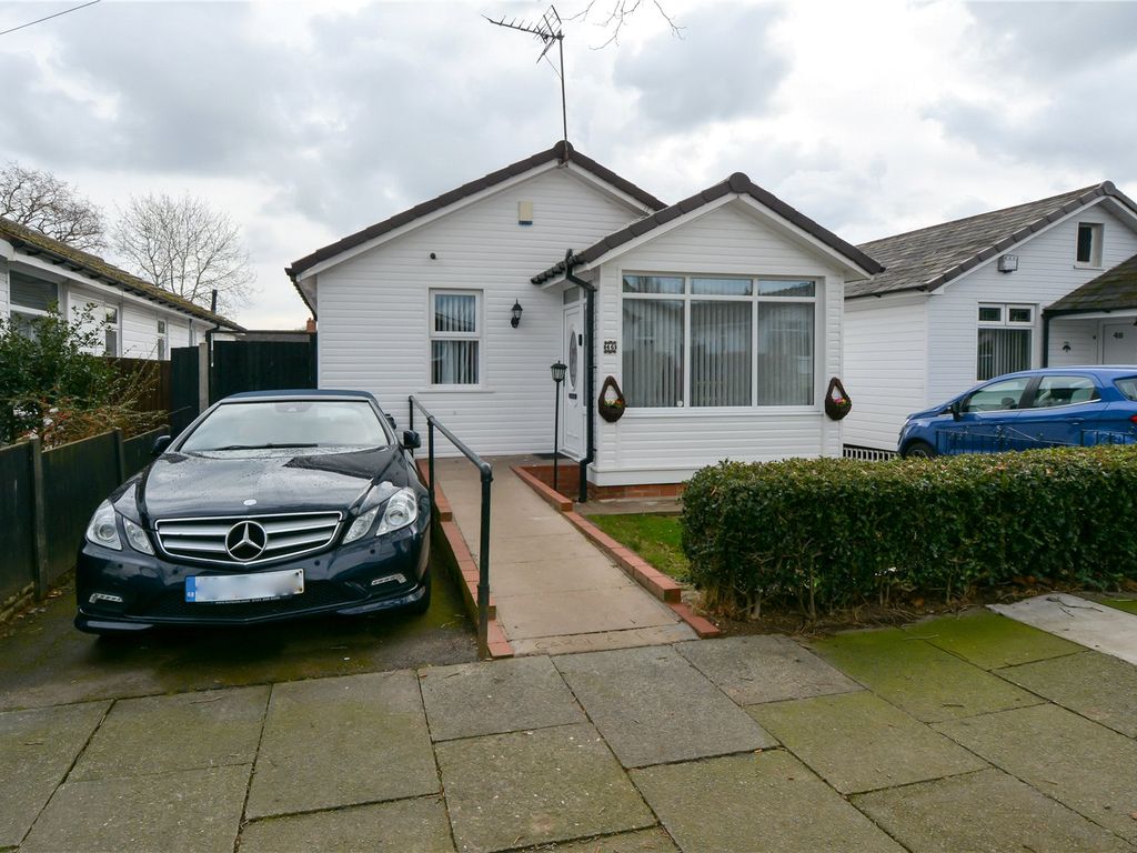 2 bed bungalow for sale in Hawkesley Drive, Northfield, Birmingham B31