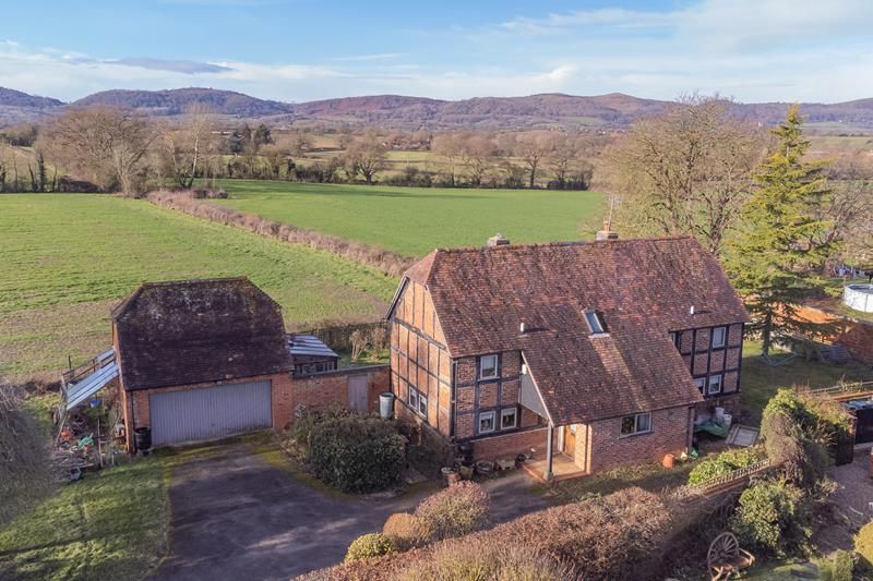 3 bed barn conversion for sale in The Ridings, Little Welland Lane