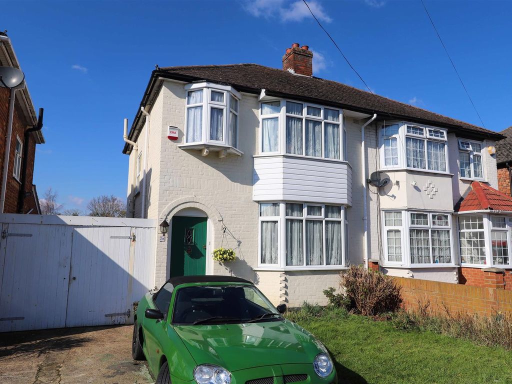 3 bed semidetached house for sale in Windsor Avenue, Hillingdon UB10