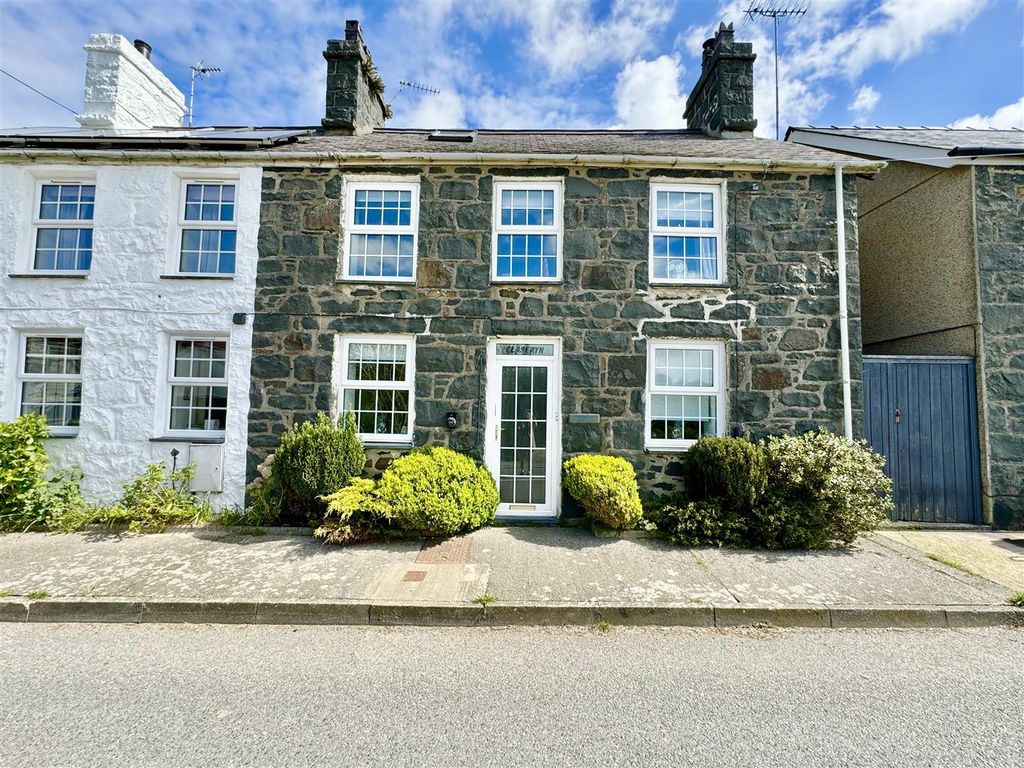 3 bed semidetached house for sale in Sarn, Pwllheli LL53, £225,000
