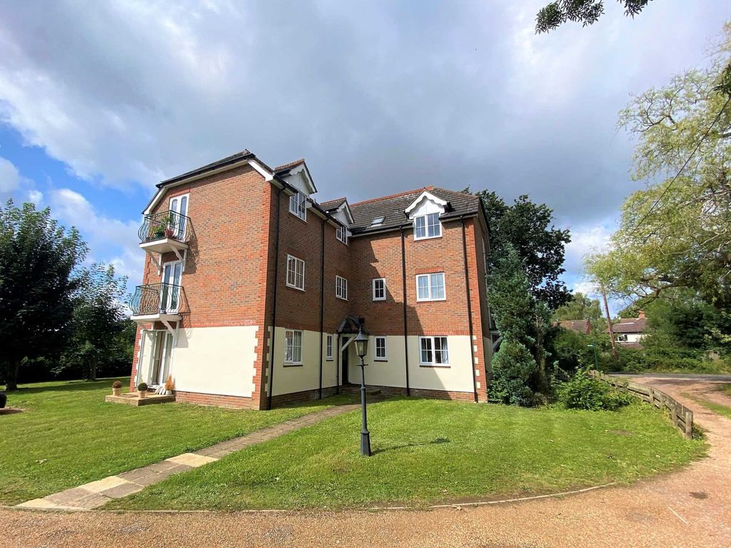 1 bed flat to rent in Maidenhead Road, Cookham, Maidenhead SL6 Zoopla