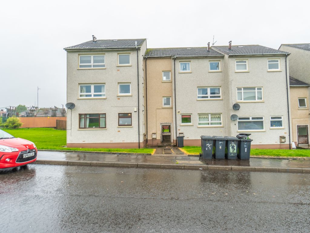 2 bed flat for sale in South Barrwood Road, Kilsyth G65, £59,000 Zoopla