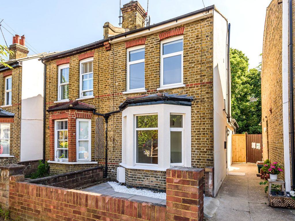 3 bed semidetached house for sale in Portman Road, Kingston Upon