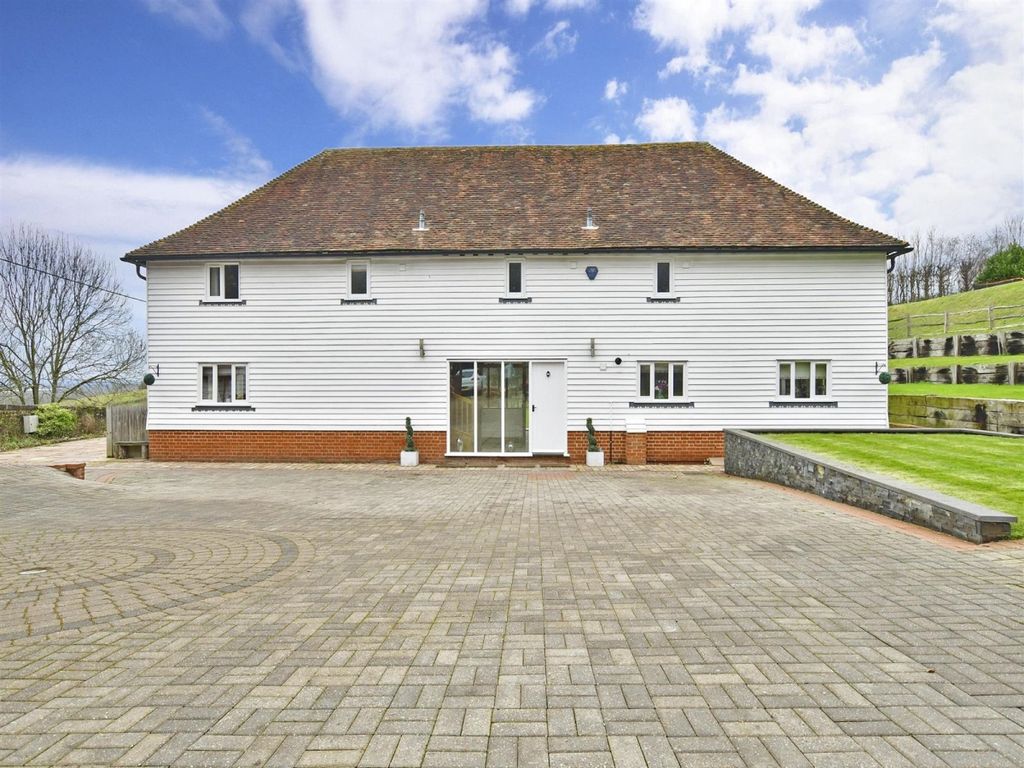 5 bed detached house to rent in Chart Hill Road, Chart Sutton