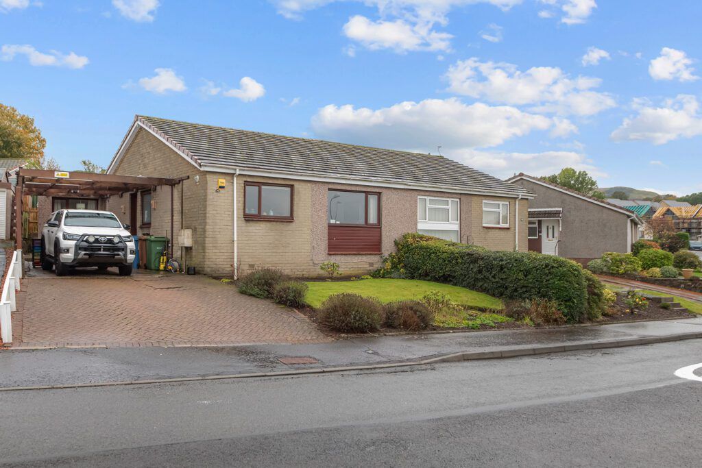 3 bed detached bungalow for sale in Deanburn Road, Linlithgow EH49, £
