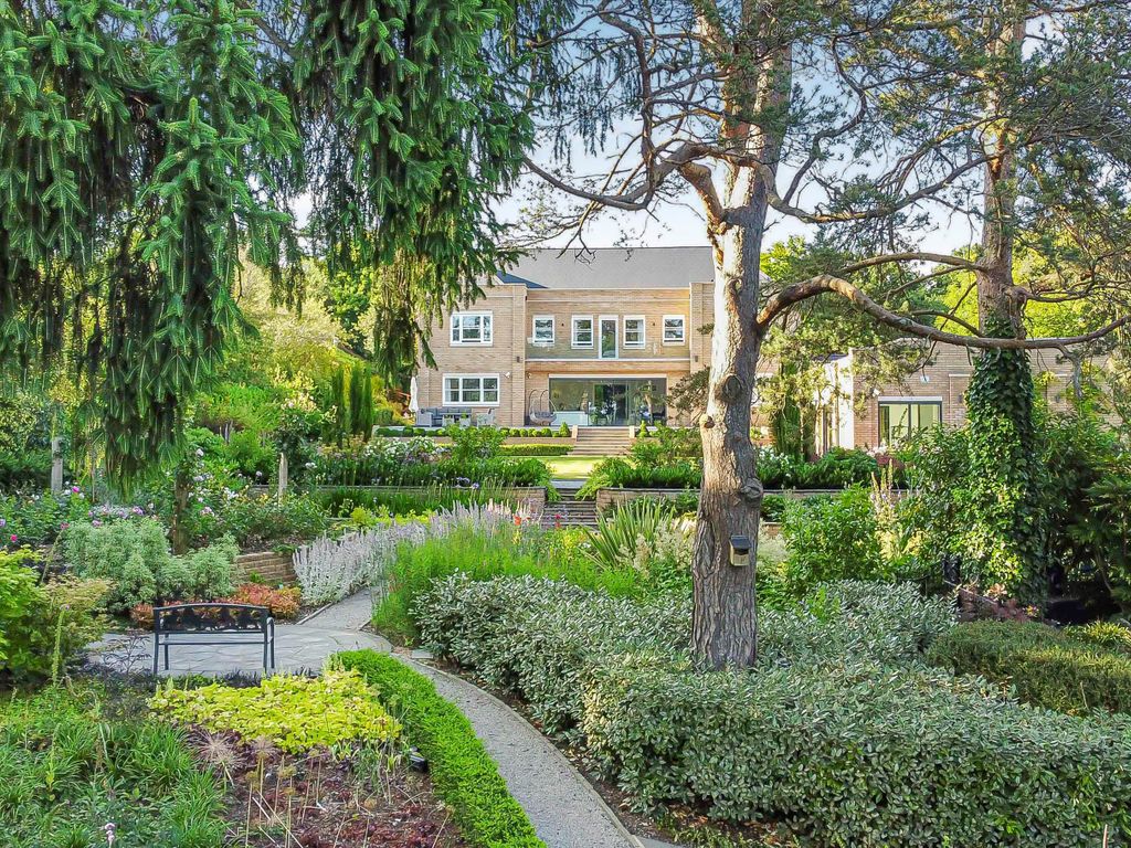 6 bed detached house for sale in Lane, Elstree, Hertfordshire