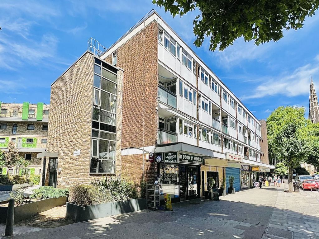 4 bed for sale in Glengarnock Avenue, London E14 Zoopla