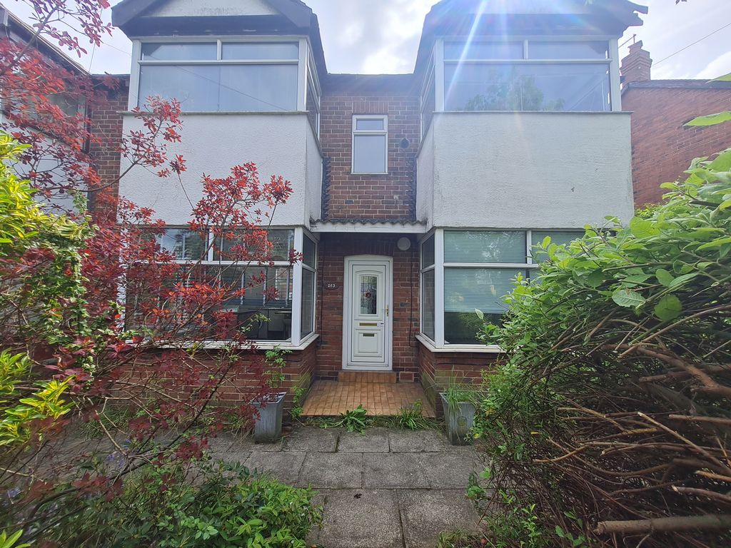 3 bed semidetached house to rent in Broadway, Horsforth, Leeds LS18