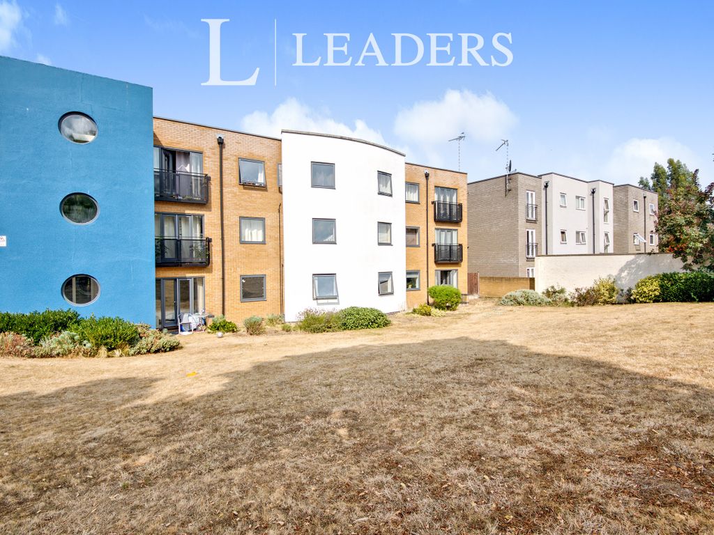 2 bed flat to rent in South Point, Prince Avenue, Westcliff SS0 Zoopla