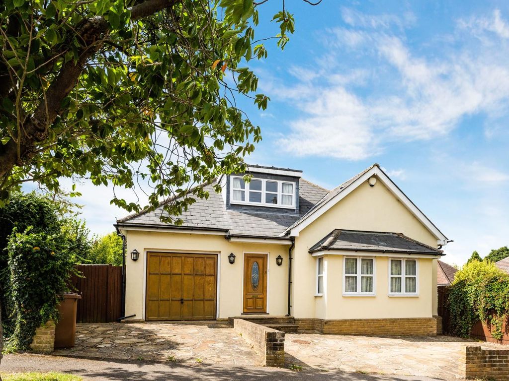 3 bed detached bungalow for sale in The Oval, Banstead SM7 Zoopla