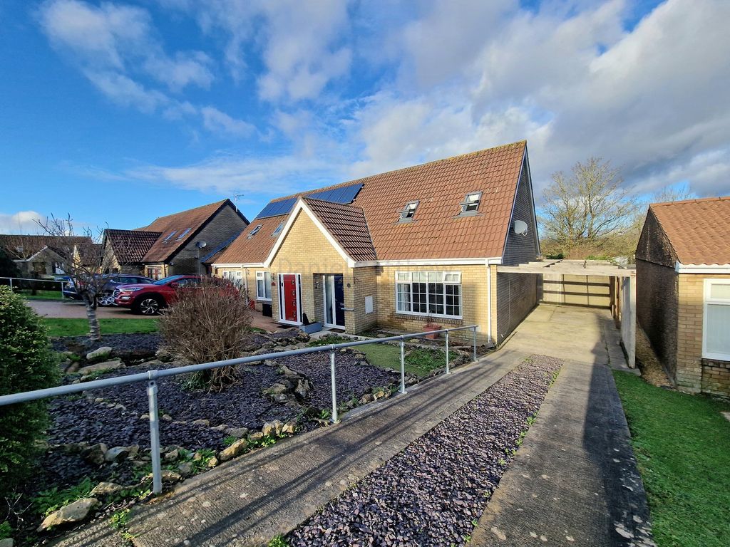 2 bed semidetached house for sale in Foxfields, Brackla, Bridgend