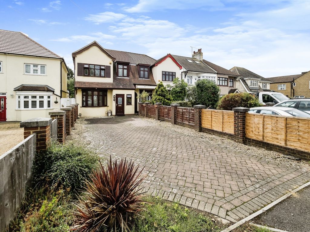 3 bed semidetached house for sale in Upminster Road North, Rainham