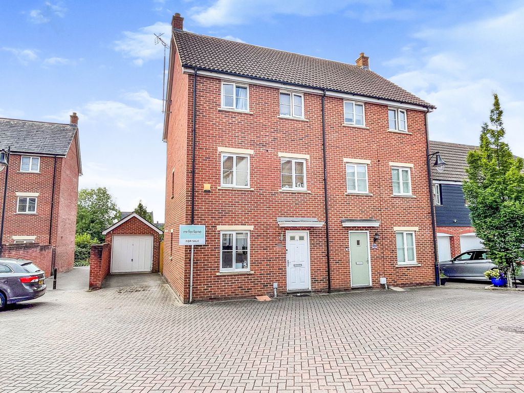 3 bed end terrace house for sale in Rysy Court, Haydon End, Swindon