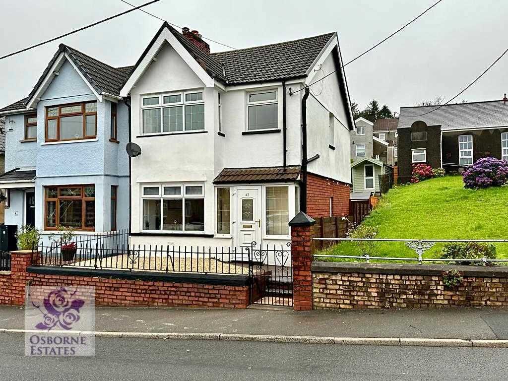 4 bed semidetached house for sale in Cambrian Avenue, Gilfach Goch