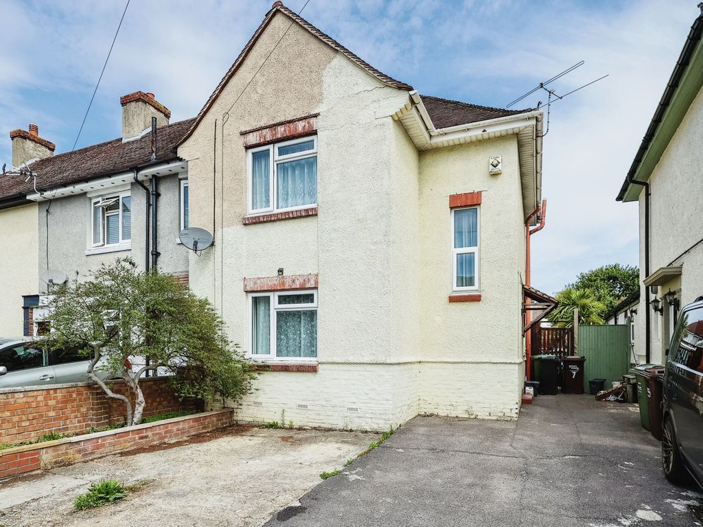3 bed end terrace house for sale in Freshwater Road, Portsmouth
