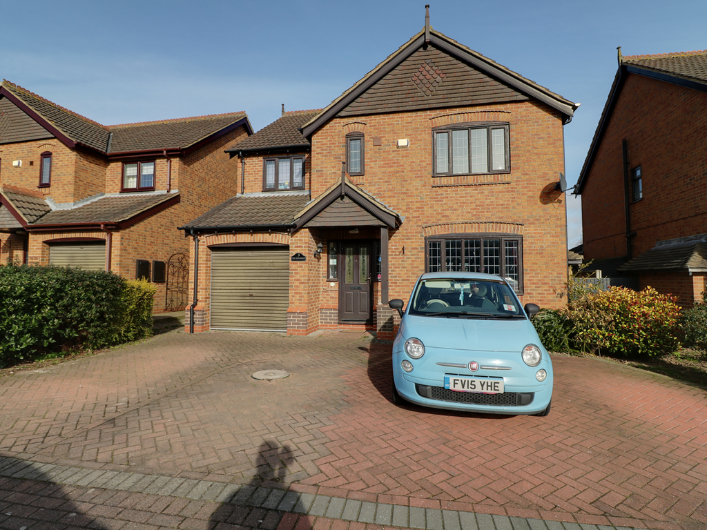 4 bed detached house for sale in The Spinney, BarrowUponHumber DN19