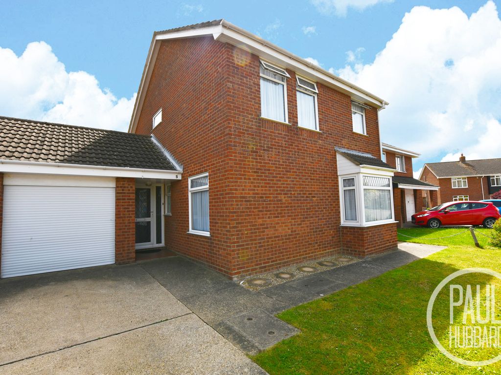 4 bed linkdetached house for sale in Yarrow Drive, Carlton Colville