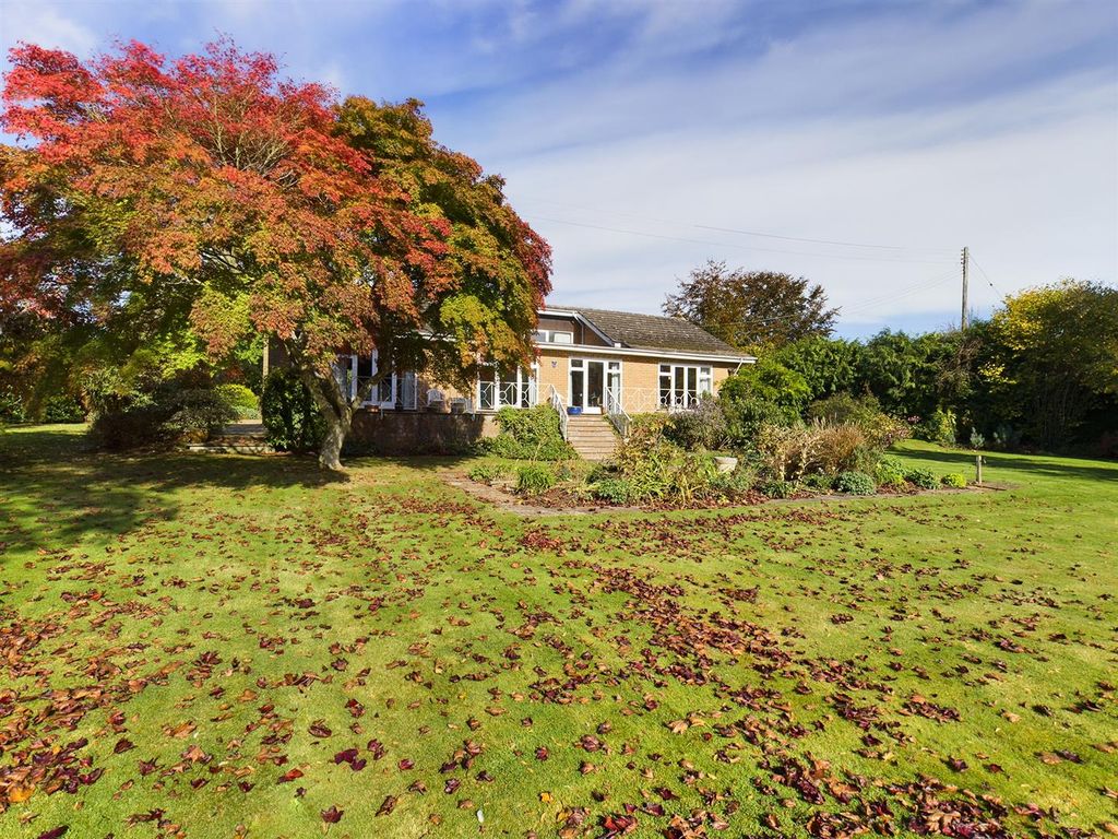 3 bed detached bungalow for sale in Berrington Road, Tenbury Wells WR15
