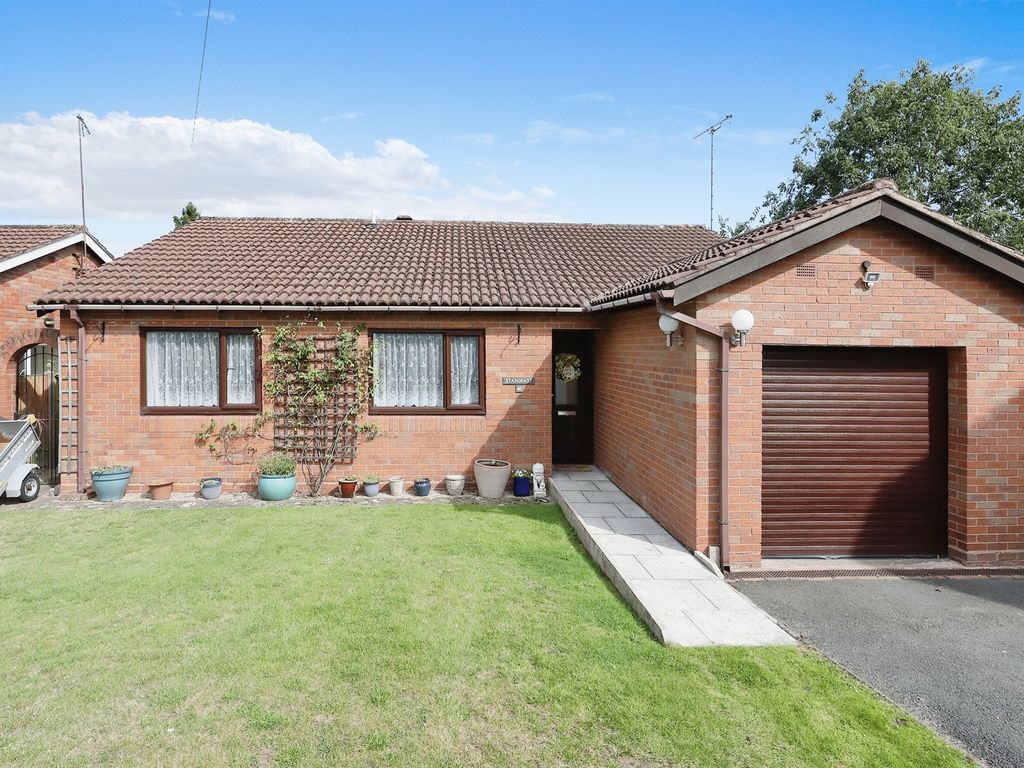 3 bed detached bungalow for sale in Spinney Close, Kidderminster DY11