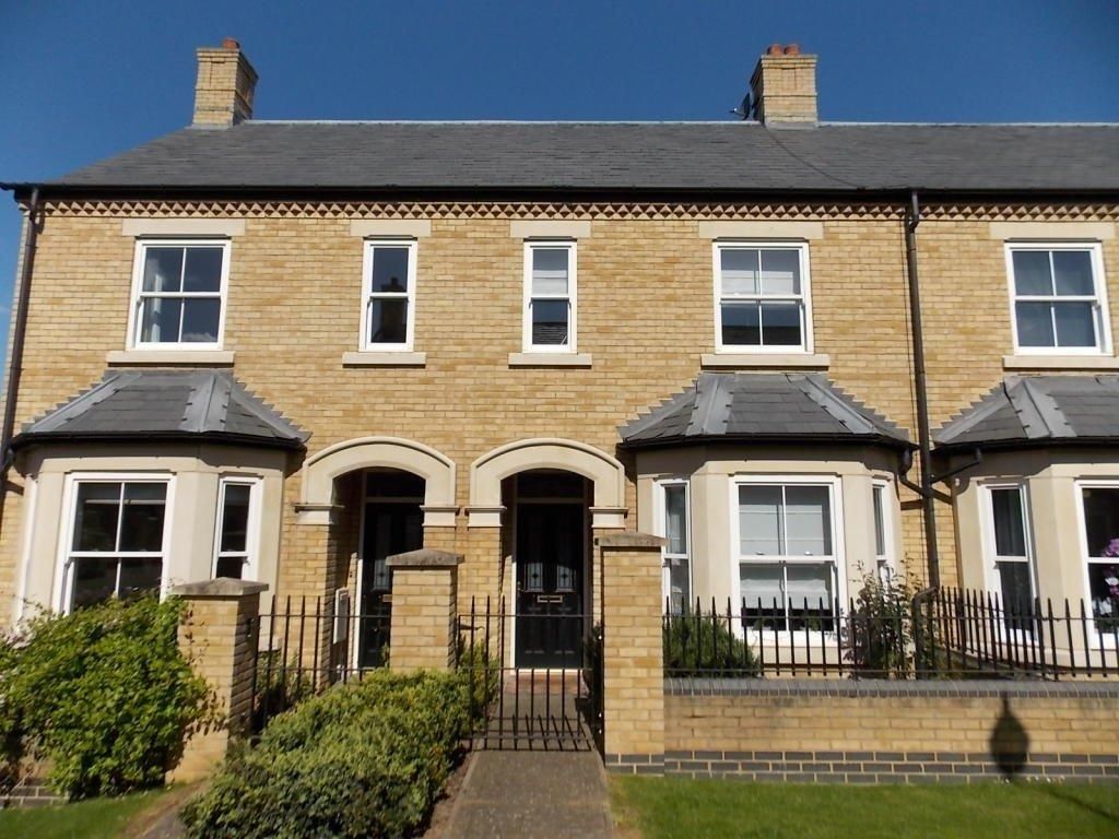 2 bed terraced house to rent in Cavell Walk, Fairfield Park, Stotfold
