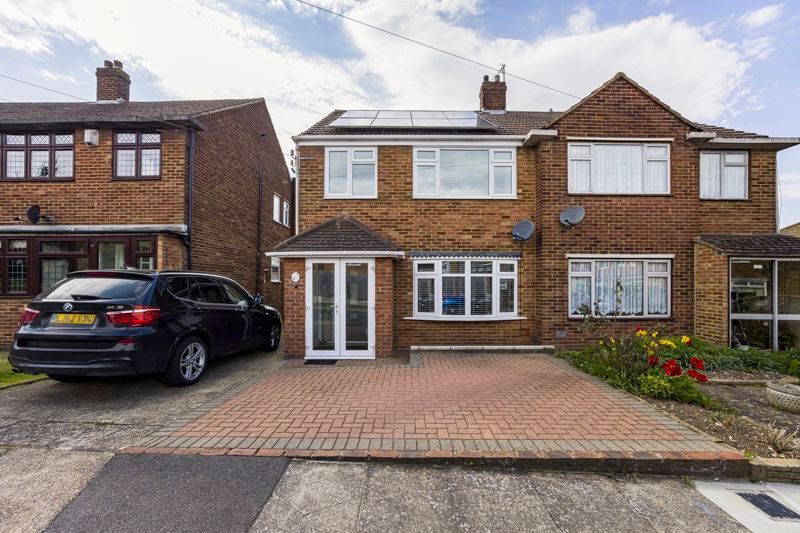 4 bed semidetached house for sale in Tynedale Close, Dartford DA2 Zoopla