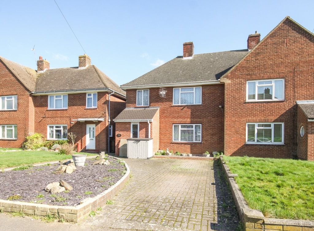 4 bed semidetached house for sale in Manor Grove, Sittingbourne ME10