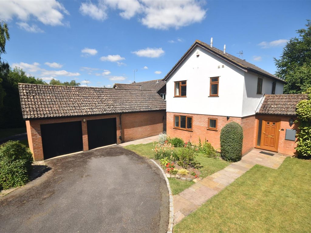 4 bed detached house for sale in St. Agnes Gate, Wendover, Aylesbury