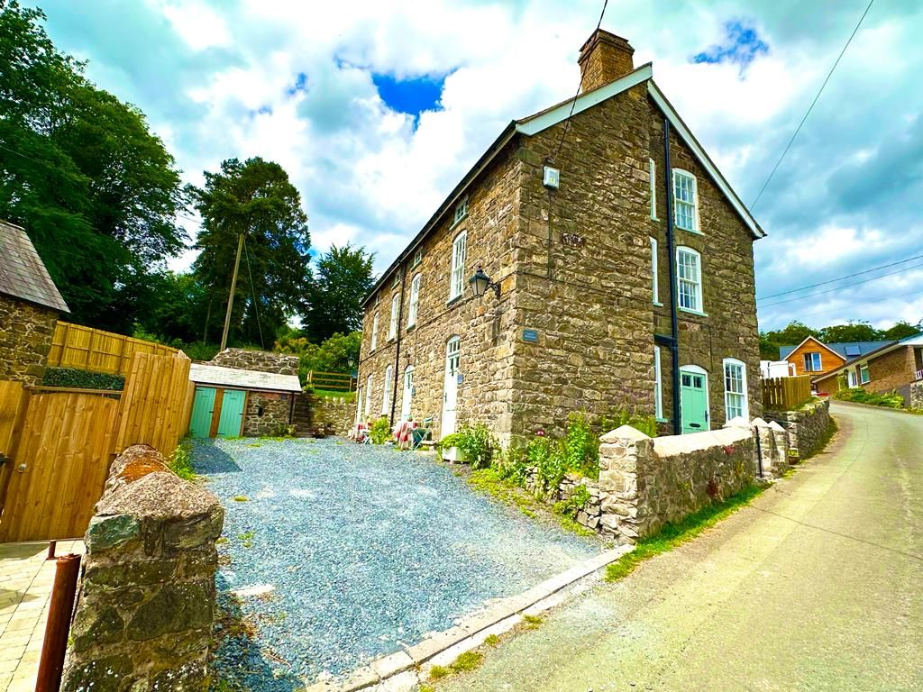 8 bed detached house for sale in Llanrhaeadr Ym Mochnant, Oswestry SY10