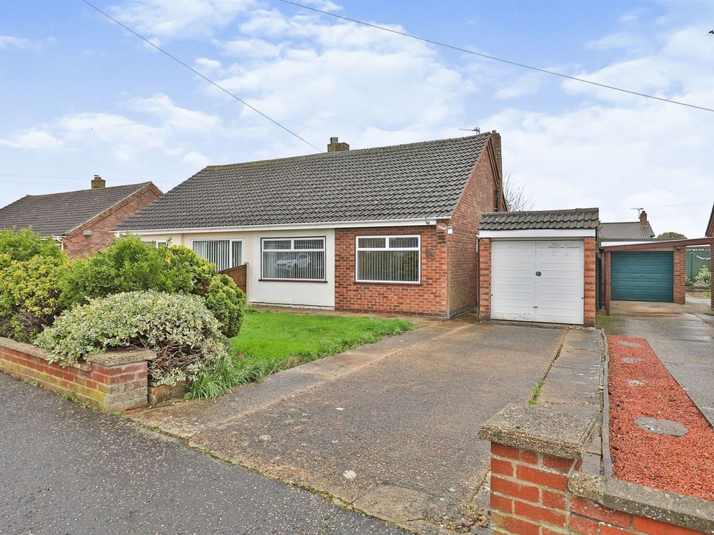 2 bed semidetached bungalow for sale in Acacia Avenue, Dereham NR19