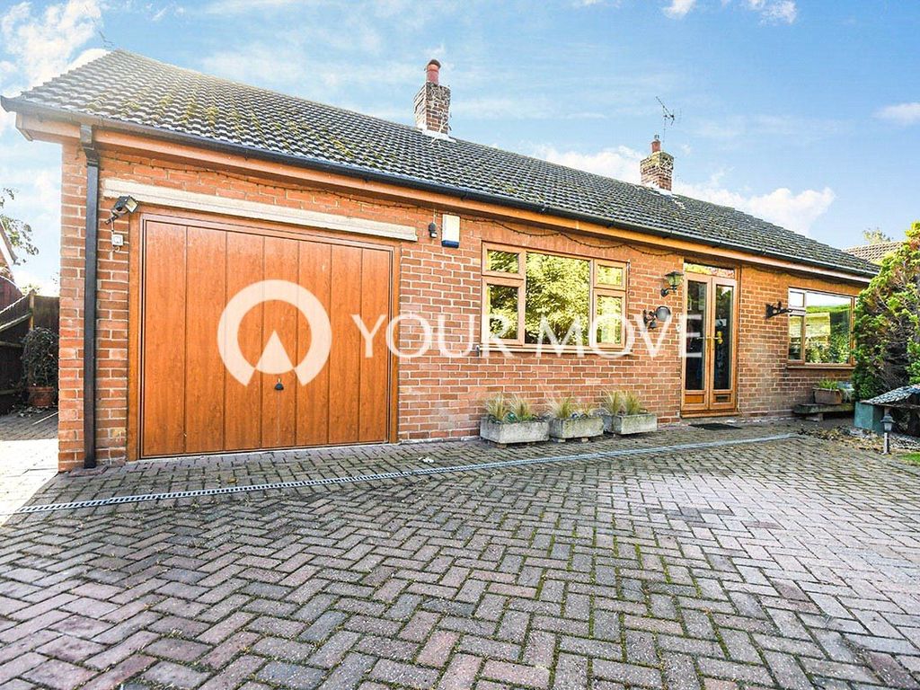 2 bed bungalow for sale in Lincoln Road, Dunston, Lincoln, Lincolnshire