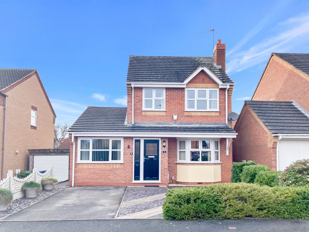 3 bed detached house for sale in Romney Drive, Stafford ST16, £260,000