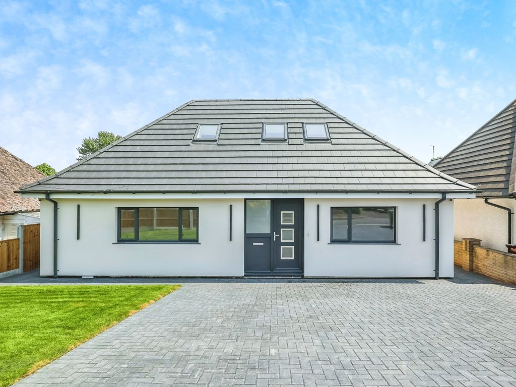 4 bed detached house for sale in Toston Drive, Wollaton NG8, £450,000