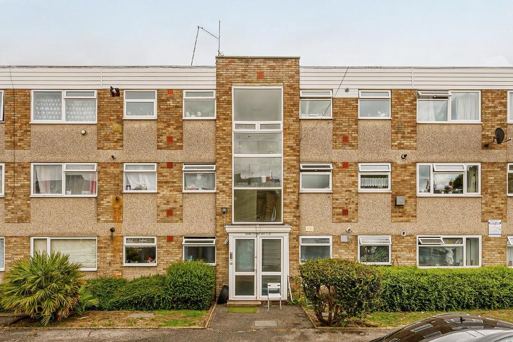 2 bed flat for sale in Dene Court, Cambridge Road, Hanwell, London W7