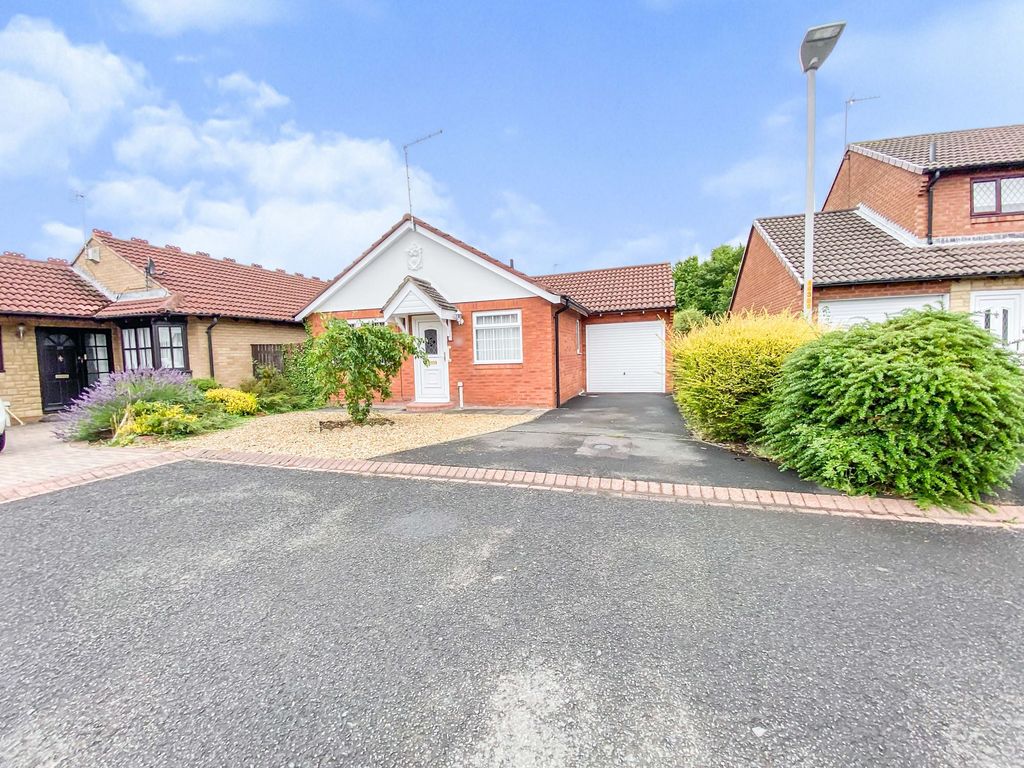 2 bed bungalow for sale in Lincoln Road, Cramlington NE23 Zoopla
