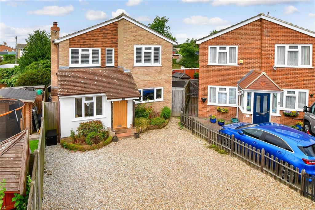 3 bed detached house for sale in Medway Meadows, East Peckham