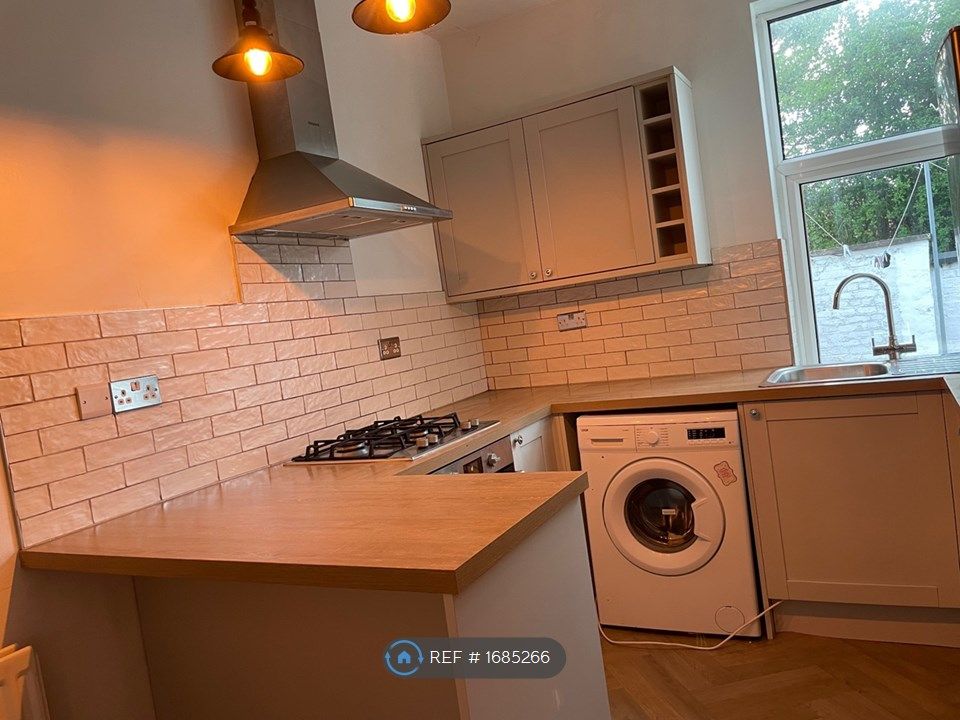 2 bed terraced house to rent in Partington Lane, Swinton, Manchester
