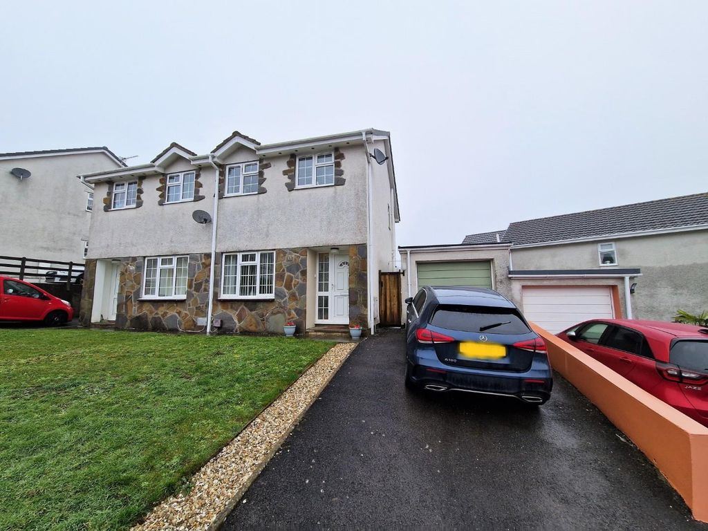 3 bed semidetached house for sale in Ty Gwyn Drive, Brackla, Bridgend